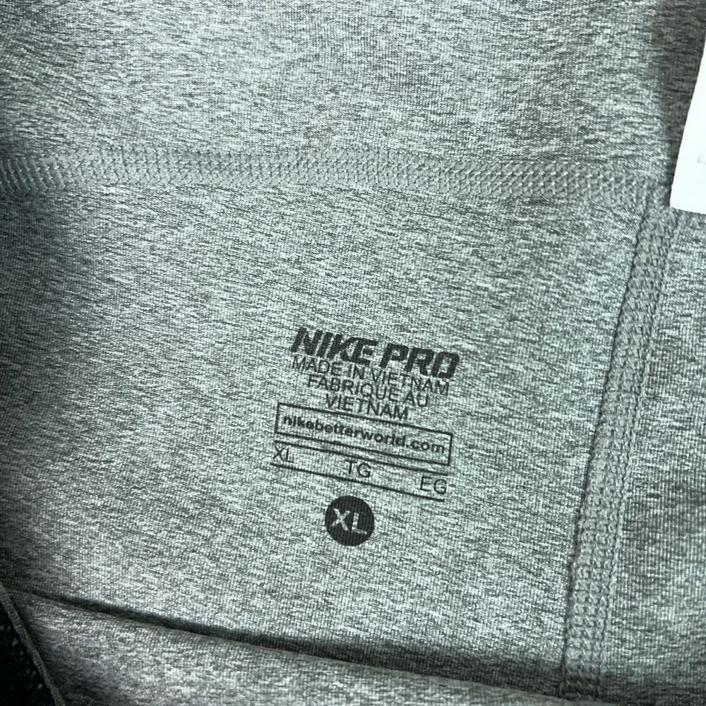 Nike Pants Womens XL Gray Pro Compression Capri Leggings Yoga Gym Sport Workout